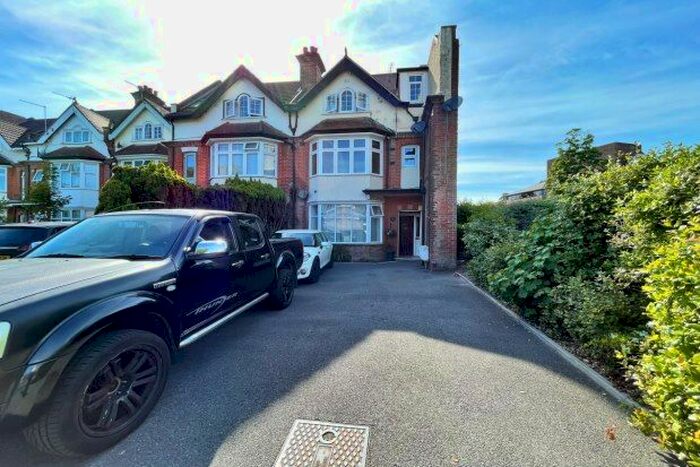 1 Bedroom Flat To Rent In Alumhurst Road, Bournemouth, BH4