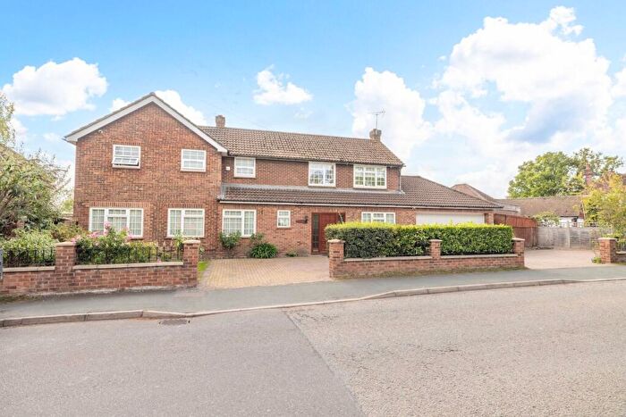 4 Bedroom Detached House For Sale In Nicol Road, Chalfont St Peter, SL9