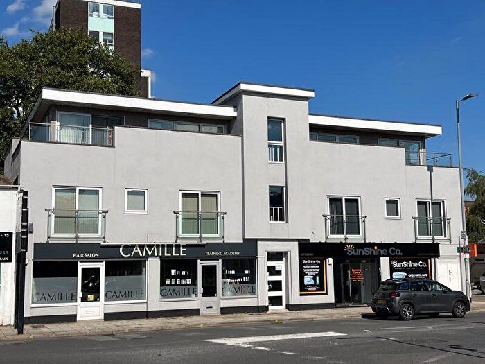 2 Bedroom Flat To Rent In Academy House, Ongar Road, Brentwood, CM15