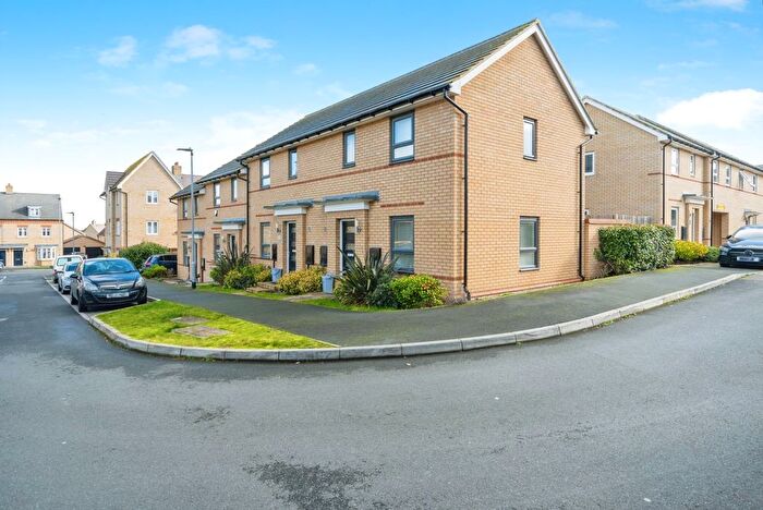 2 Bedroom End Of Terrace House For Sale In Tawny Avenue, Wixams, Bedford, Bedfordshire, MK42