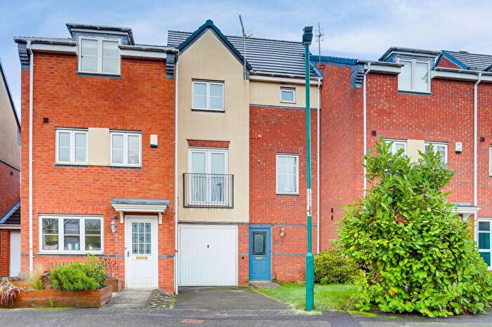 3 Bedroom Terraced House For Sale In Stanhope Avenue, Nottingham, NG5