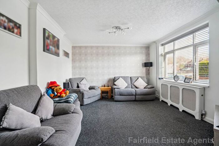 3 Bedroom Terraced House For Sale In Embleton Road, South Oxhey, WD19