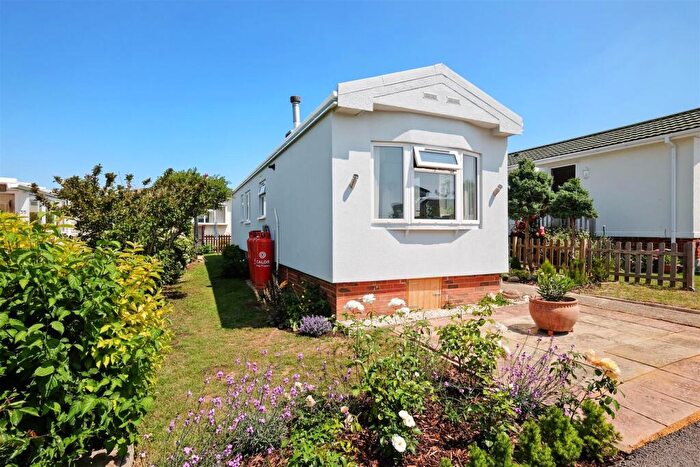 2 Bedroom Park Home For Sale In Applegarth Park, Seasalter Lane, Whitstable, CT5