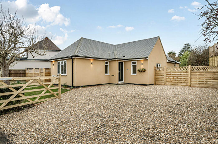 3 Bedroom Bungalow For Sale In Summers Road, Farncombe, Surrey, GU7