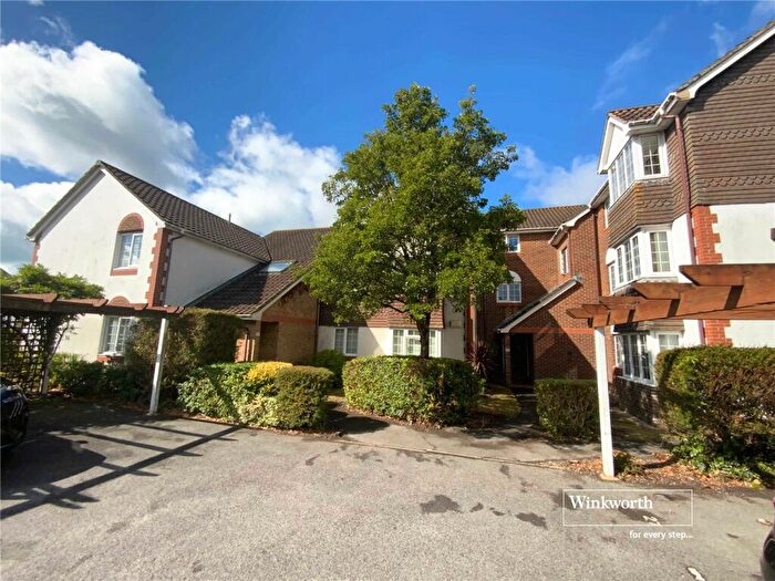 2 Bedroom Apartment For Sale In Wentworth Drive, Christchurch, Dorset, BH23