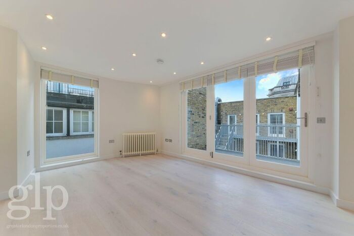 2 Bedroom Flat To Rent In William Iv Street, London, WC2N