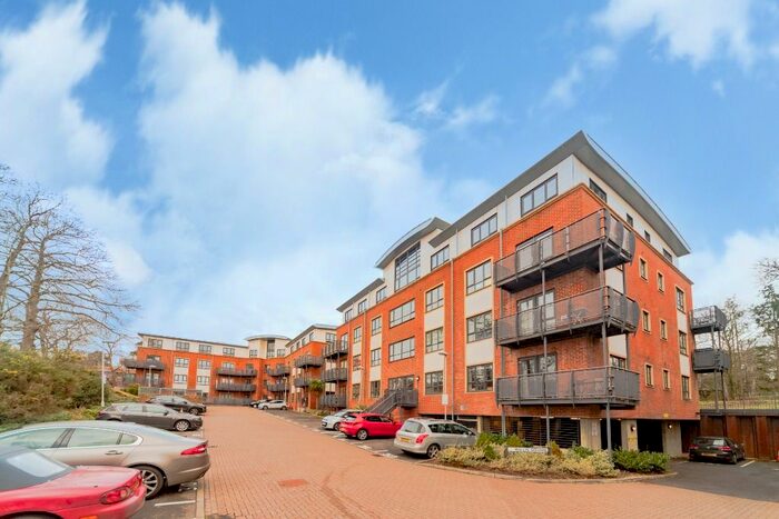 2 Bedroom Flat To Rent In Kestrel Road, Farnborough, GU14