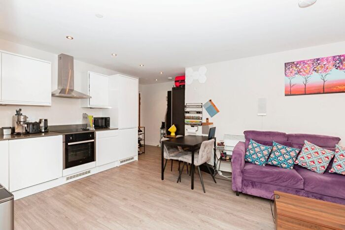 1 Bedroom Flat For Sale In Perth Road, Ilford, Essex, IG2