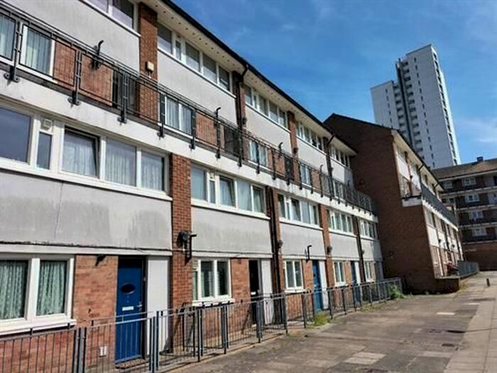 2 Bedroom Maisonette To Rent In Earl Rise, London, SE18