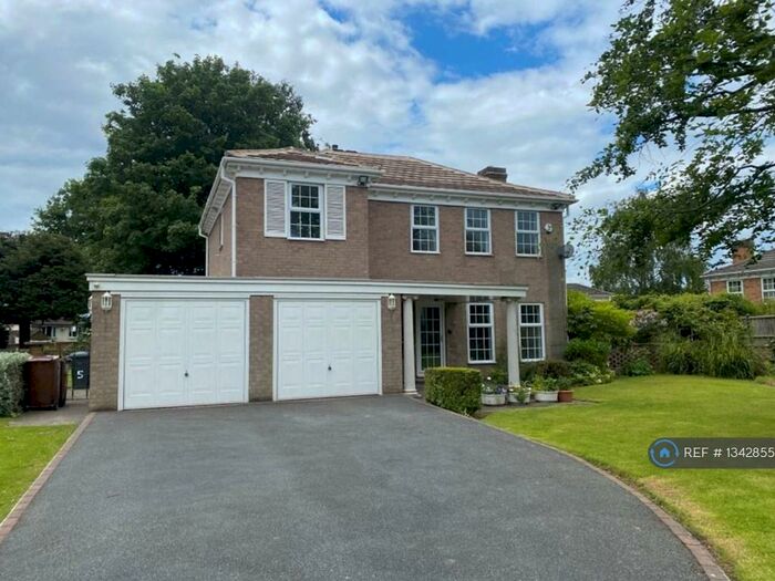 4 Bedroom Detached House To Rent In Grangewood Gardens, Leeds, LS16