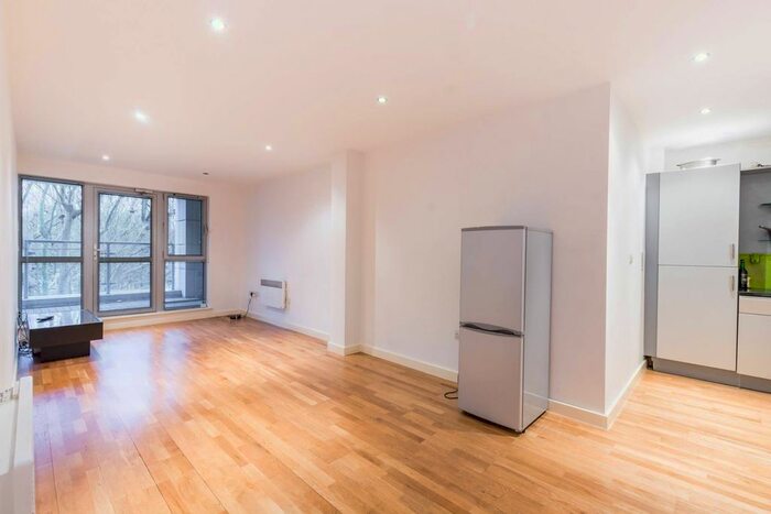 2 Bedroom Flat To Rent In Southgate Road, Hoxton, London, N1