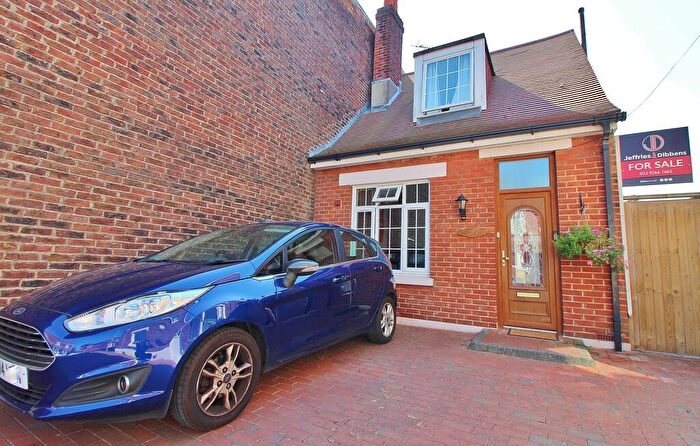2 Bedroom Semi-Detached House For Sale In Strode Road, Stamshaw, PO2
