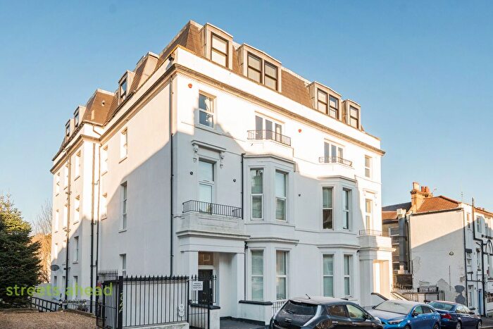 1 Bedroom Flat For Sale In Waldegrave Road, London, SE19