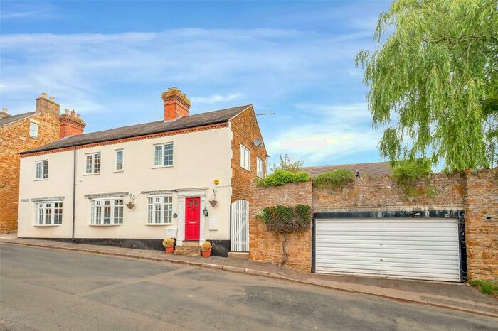 4 Bedroom Detached House For Sale In Church Street, Scalford, Melton Mowbray, LE14