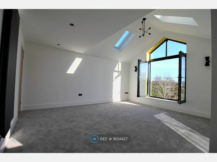 2 Bedroom Flat To Rent In Barrs Court, Bristol, BS30