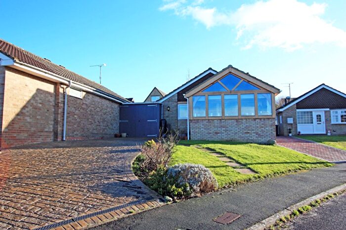 2 Bedroom Bungalow For Sale In Islay Crescent, Highworth, SN6