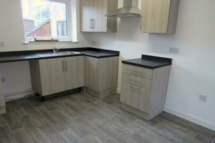 2 Bedroom Flat To Rent In Millfields Road, Wolverhampton, WV4