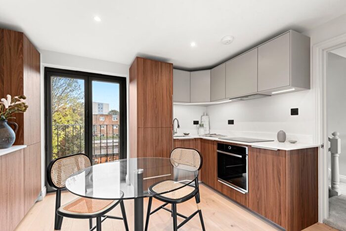 2 Bedroom Flat For Sale In Byrne Road, SW12
