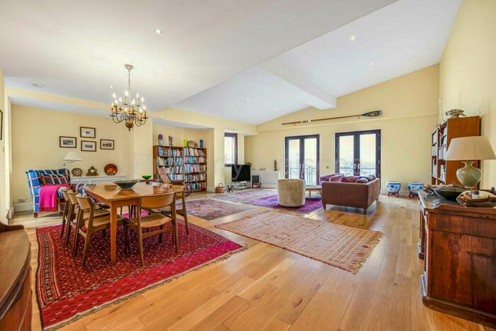 3 Bedroom Apartment To Rent In Pelican Wharf, Wapping Wall, London, E1W