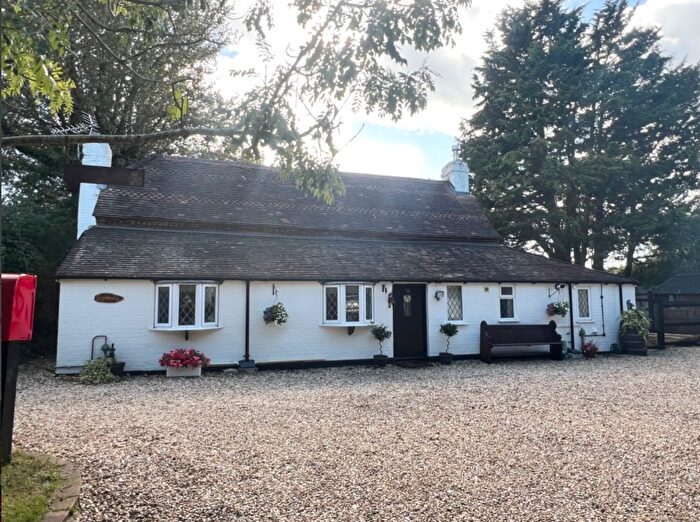 3 Bedroom Equestrian Facility For Sale In Lime Kiln Lane, Holbury, Southampton, Hampshire, SO45