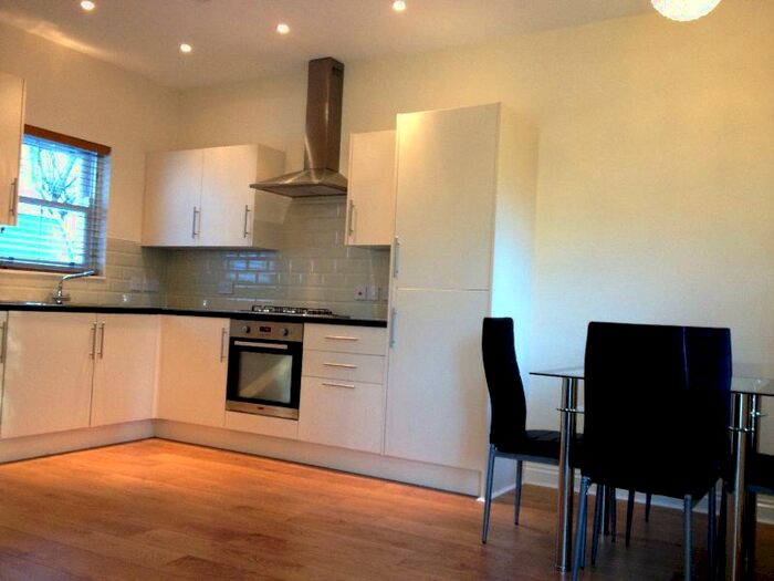 2 Bedroom Apartment To Rent In The Coach House, North Grange Road, LS6