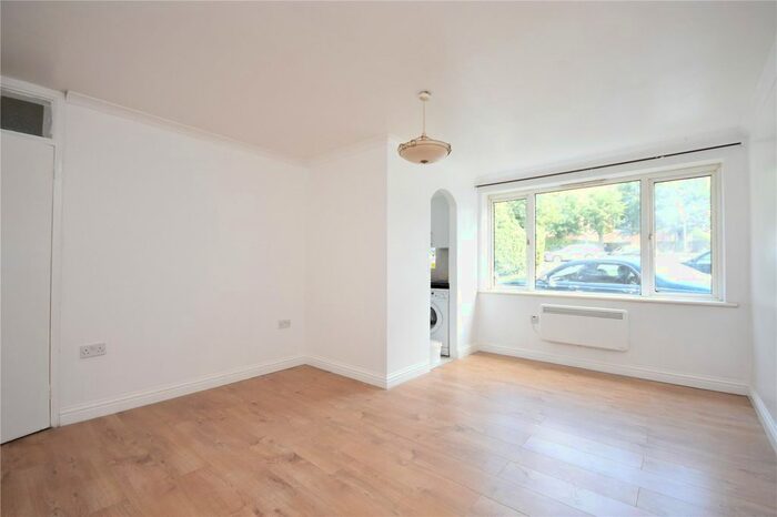 1 Bedroom Flat To Rent In Finchley Lodge, Gainsborough Road, North Finchley, London, N12