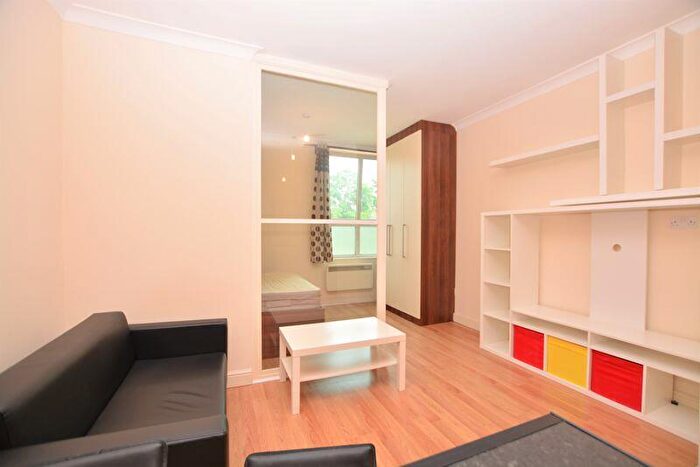 Studio To Rent In High Street, Slough, SL1