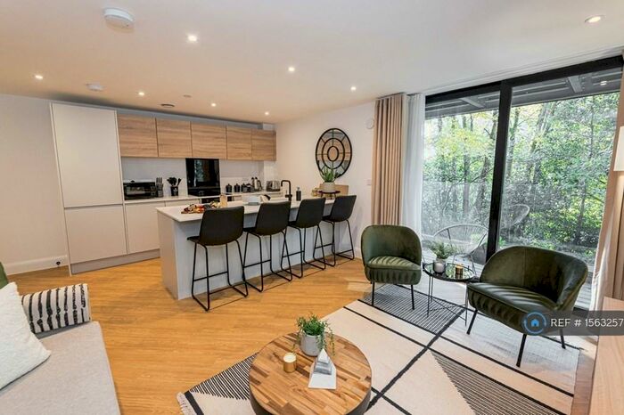 2 Bedroom Flat To Rent In North Road, Poole, BH14