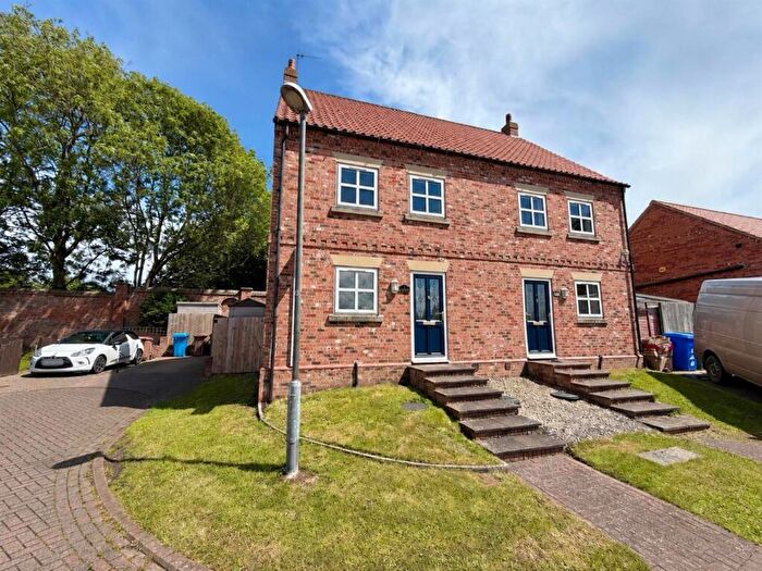 3 Bedroom Semi-Detached House For Sale In Meadow Rise, Aldbrough, Hull, HU11
