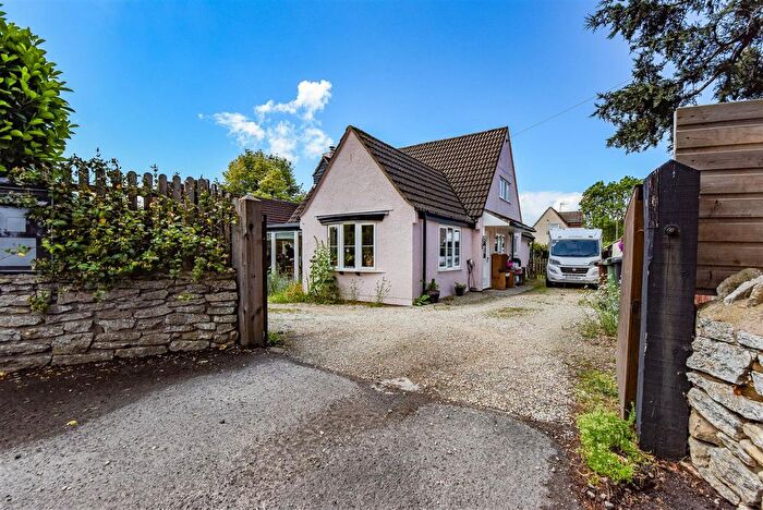 4 Bedroom Detached House For Sale In Bristol Road, Cambridge, GL2