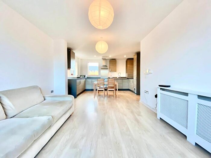 3 Bedroom Apartment To Rent In Pitfield Street, Hitchcock House, N1