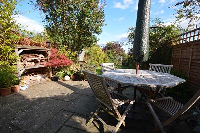 3 Bedroom Character Property For Sale In High Street Long Crendon Buckinghamshire, HP18