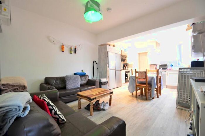 5 Bedroom Terraced House To Rent In Student Property - Selly Oak, Birmingham, B29