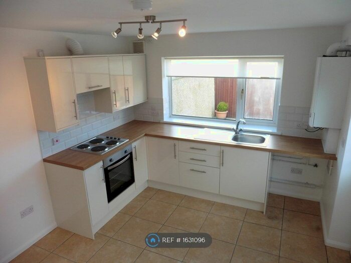 2 Bedroom Flat To Rent In Manselton, Swansea, SA5