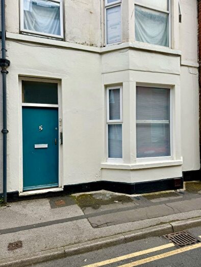 1 Bedroom Flat To Rent In Elders Street, Scarborough, North Yorkshire, YO11