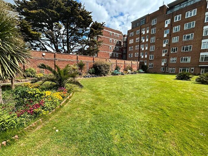 1 Bedroom Apartment To Rent In Viceroy Lodge, Kingsway, Hove, BN3