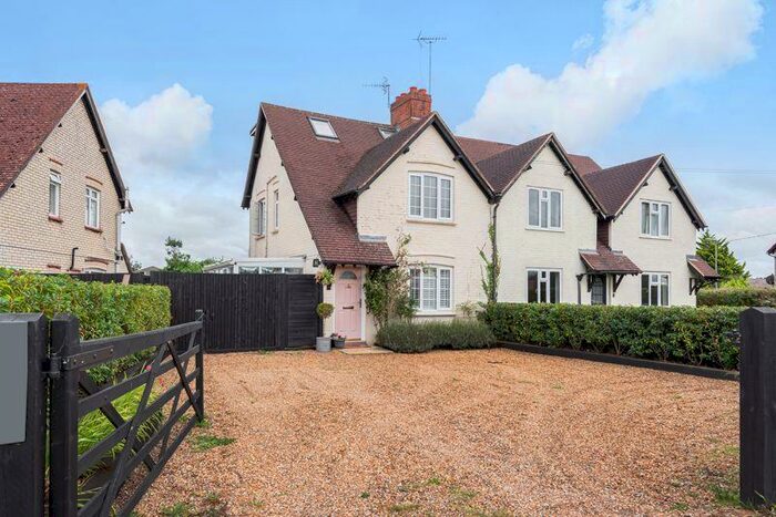 3 Bedroom Semi-Detached House To Rent In Ockford Ridge, Godalming, GU7