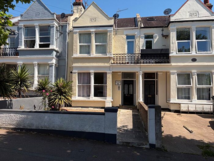 1 Bedroom Flat To Rent In Seaforth Road, Westcliff-On-Sea, SS0