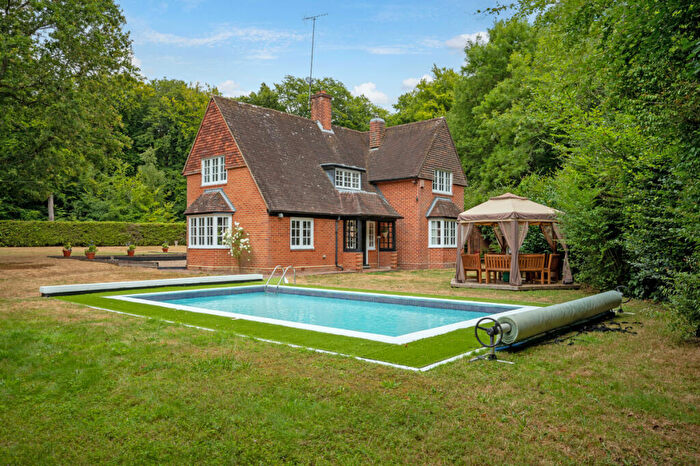 4 Bedroom Cottage For Sale In Catslip, Nettlebed, Henley-on-Thames Oxfordshire, RG9