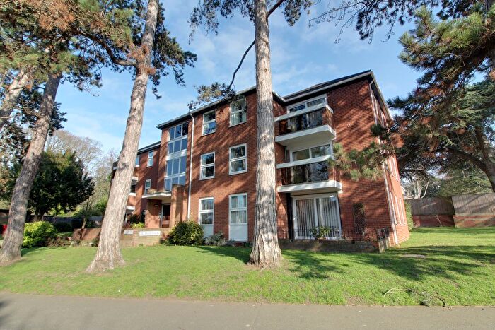 2 Bedroom Flat To Rent In Graham Avenue, Ipswich, IP1