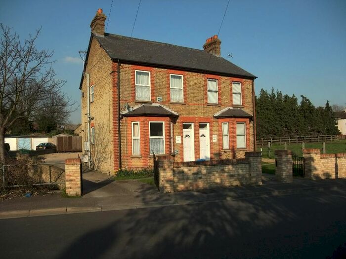 1 Bedroom Flat To Rent In Hithermoor Road, Staines, TW19