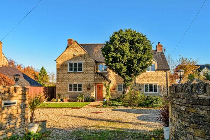 4 Bedroom Detached House For Sale In Sutton, Oxfordshire, OX29