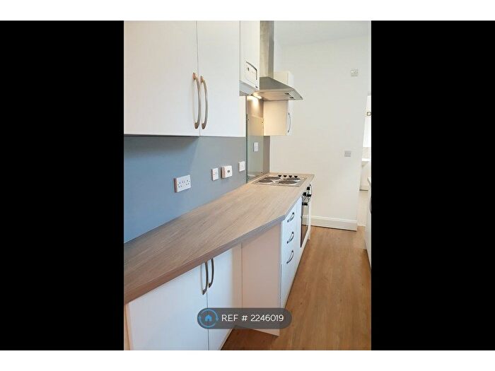 3 Bedroom Terraced House To Rent In Crossley Street, Nottingham, NG5