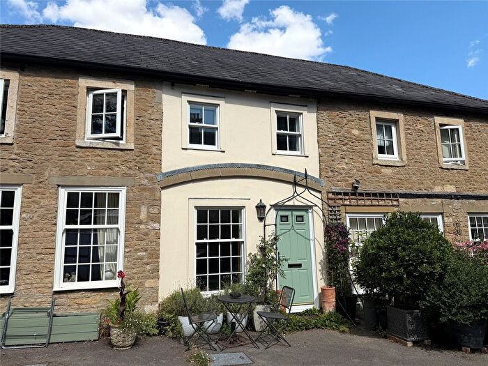 2 Bedroom Mews For Sale In North Parade, Frome, Somerset, BA11