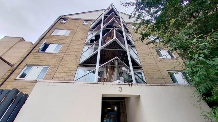 2 Bedroom Flat To Rent In St Bernards Row, Stockbridge, Edinburgh, EH4