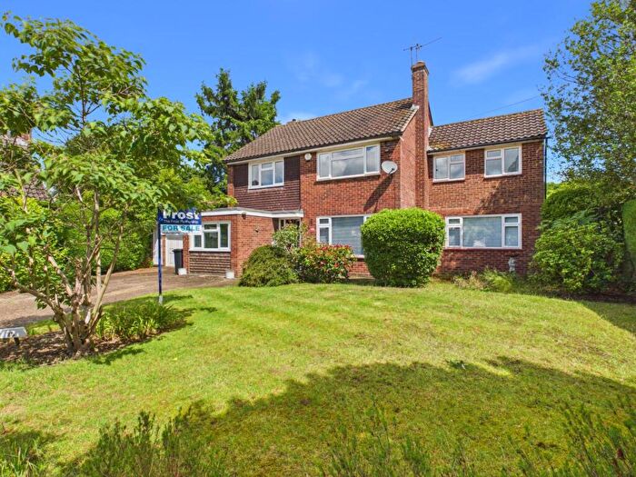 4 Bedroom Detached House For Sale In Tilsworth Road, Beaconsfield, Buckinghamshire, HP9