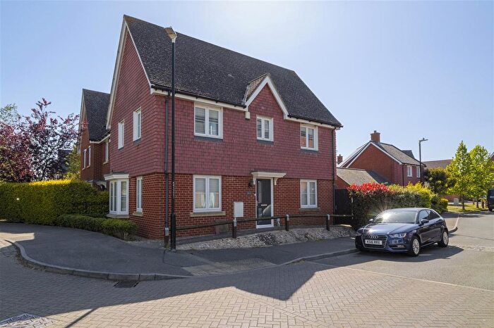 3 Bedroom End Of Terrace House For Sale In Primrose Avenue, Sittingbourne, Sittingbourne, ME10