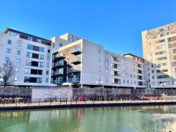 2 Bedroom Flat To Rent In Falcon Drive, Cardiff, CF10