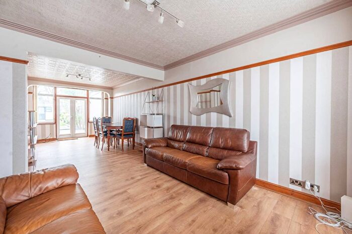 5 Bedroom Semi-Detached House To Rent In Charmian Avenue, Stanmore, HA7