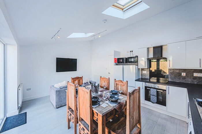 1 Bedroom House Of Multiple Occupation To Rent In Lawrence Road, Cirencester, Gloucestershire, GL7